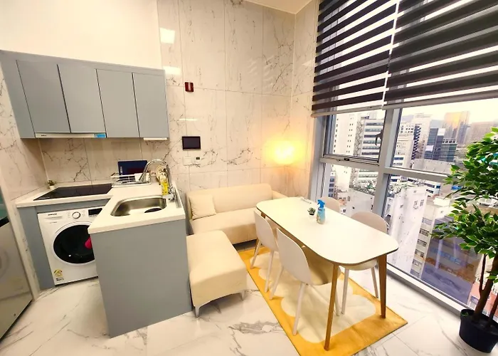 Near Hall Station, Myeongdong Apartament *