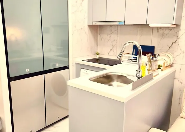 Apartament Near Hall Station, Myeongdong *